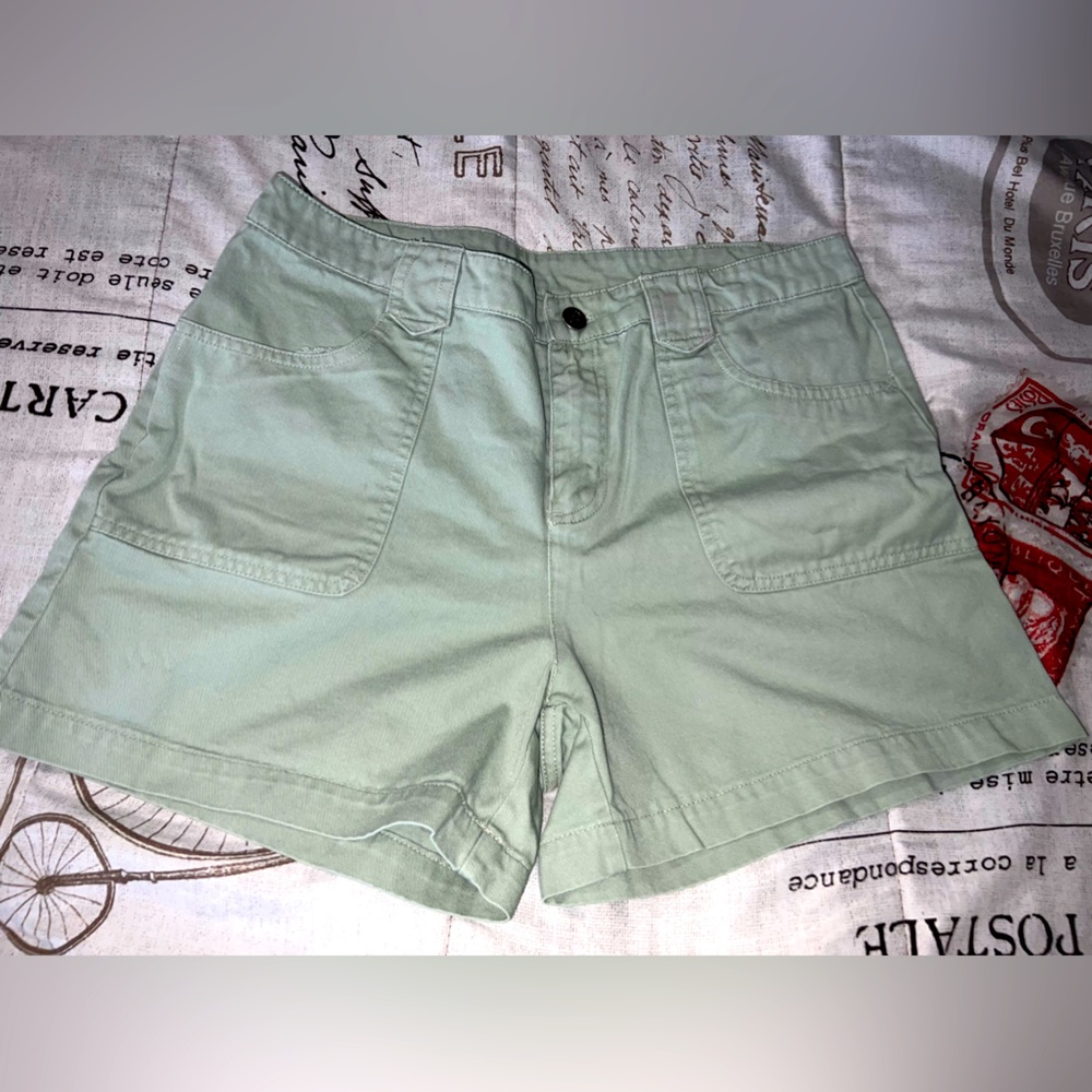 Bill Blass‎ JEANWEAR